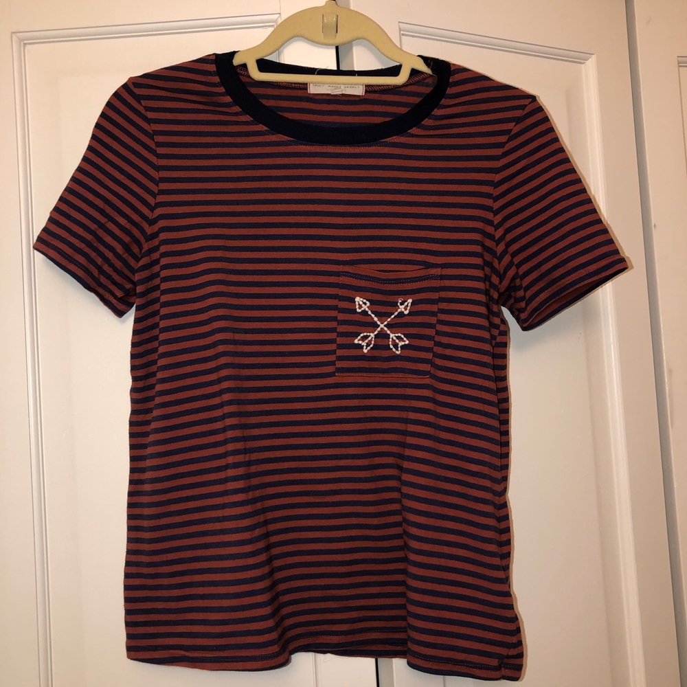 Striped graphic tee, arrow pocket detail